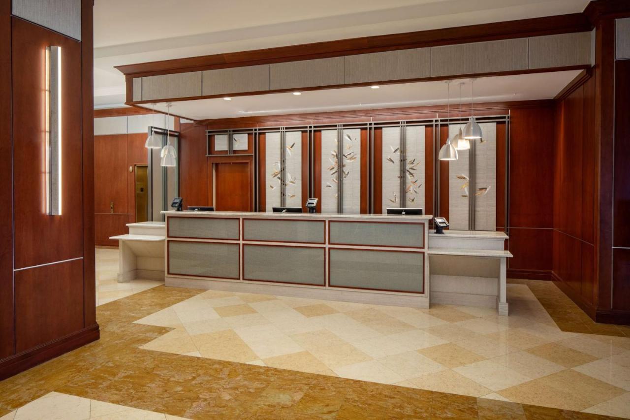 Hilton St. Petersburg Carillon Park Exterior foto