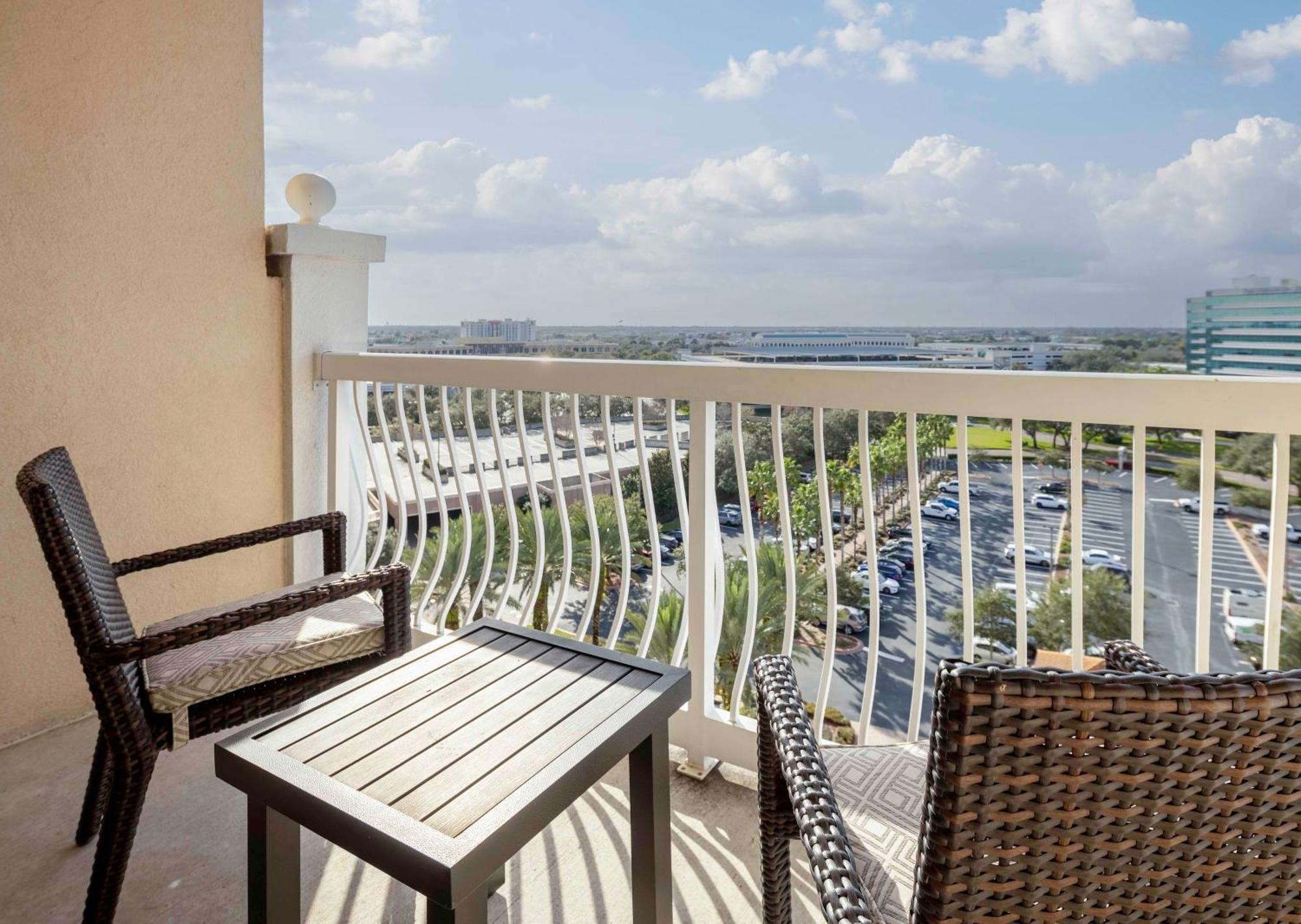 Hilton St. Petersburg Carillon Park Exterior foto